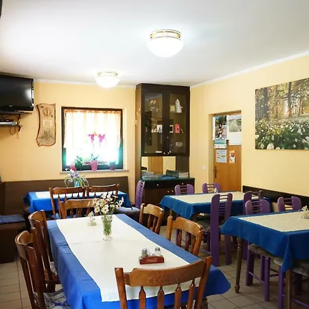 Pr Ribcah Gostinjska kuća Srednja Kanomlja